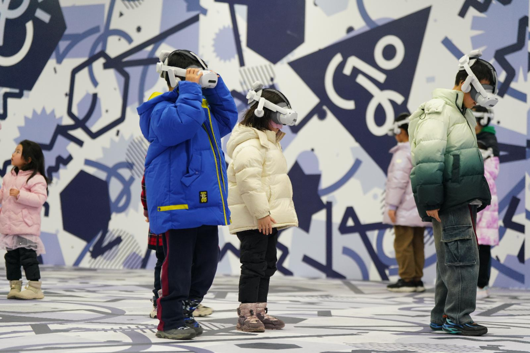 VR大空间 | BC贷·德火科技携手新华网、北京天文馆打造宇宙探索新体验
